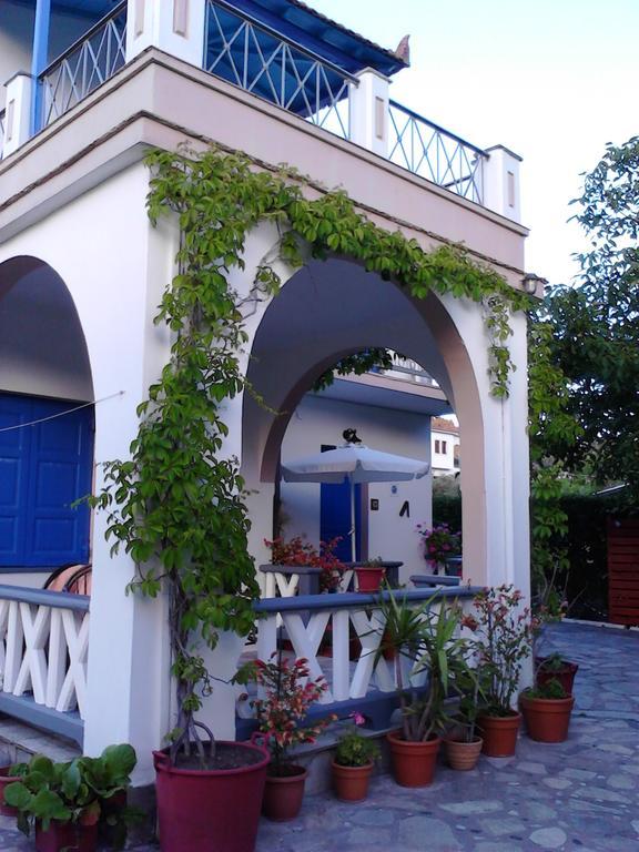 Alexandra Studios Стафілос Номер фото